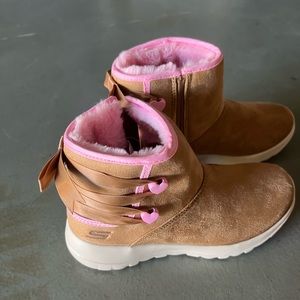 Girls Sketchers mini boots! Size 2